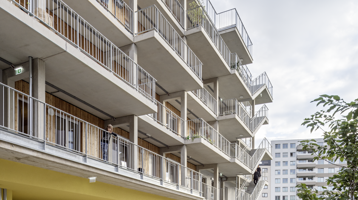 csm_MMHolz_crosslam_Gleis21_DSC5328__c_herta_hurnaus_5fa365c0ad