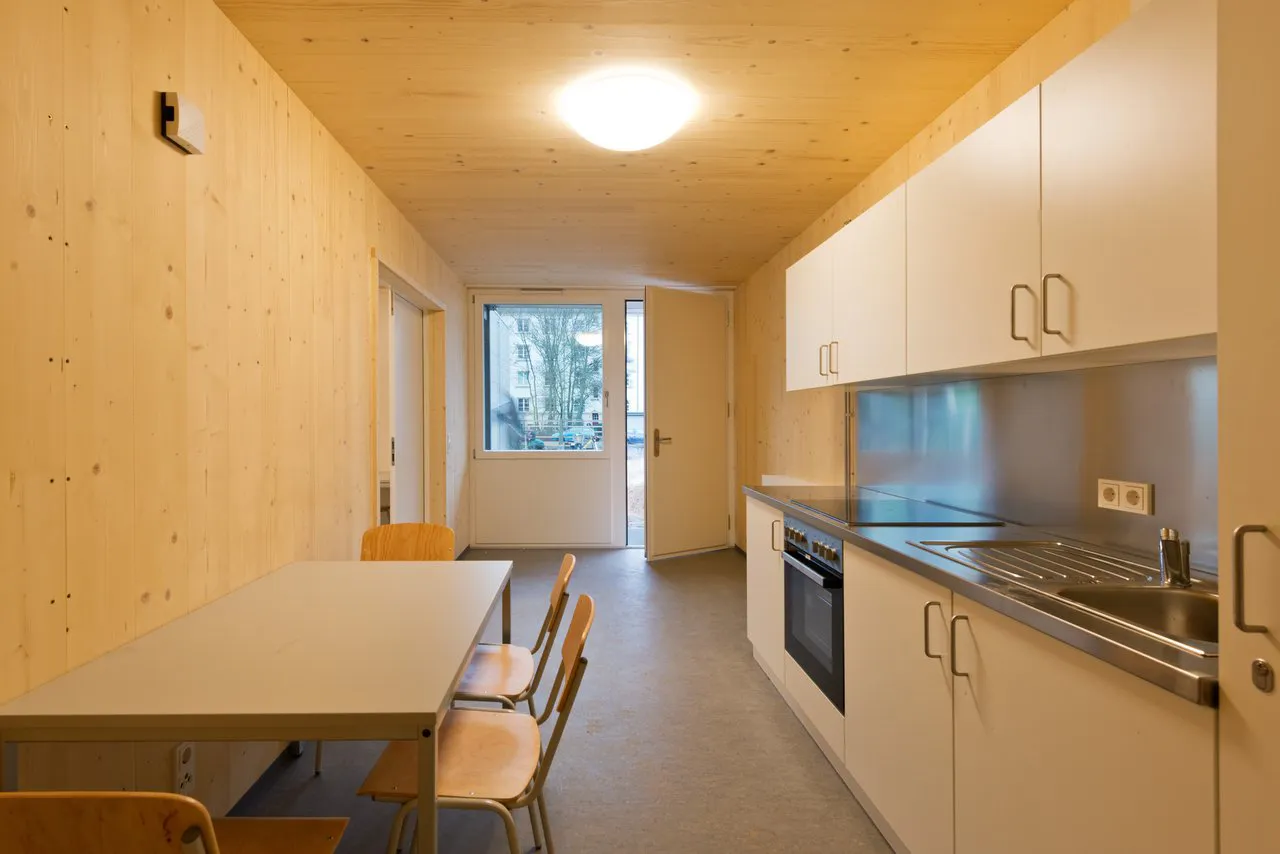 csm_MMHolz_crosslam_Wohnheim_Flüchtlinge__c_olaf_mahlstedt_photograpie__12__6892e7eb84